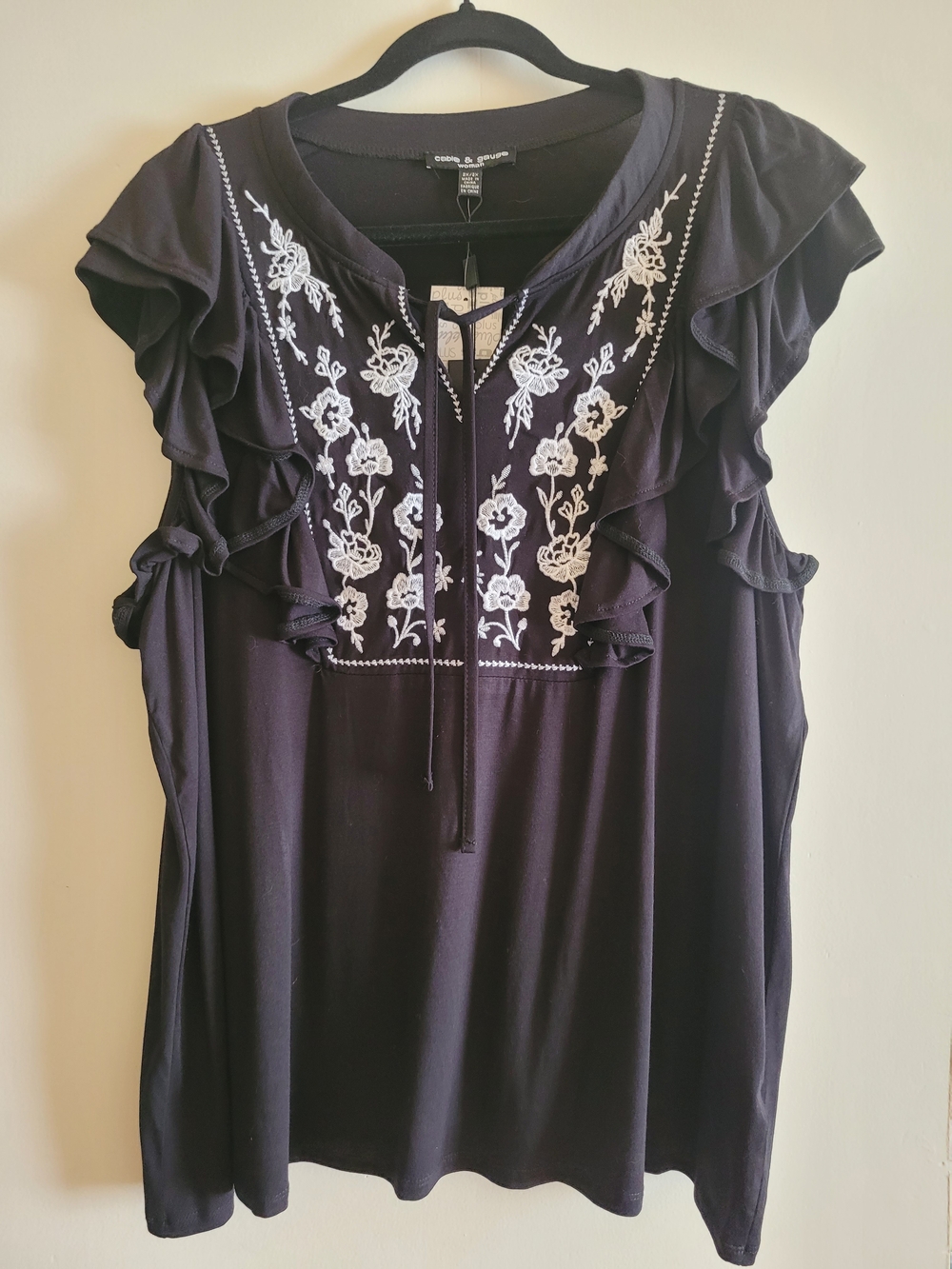 Cable & Gauge Black Sleeveless Embroidered Ruffle-Trim Jersey Top